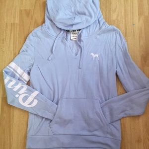 LIGHT/PALE BLUE VS PINK SWEATER